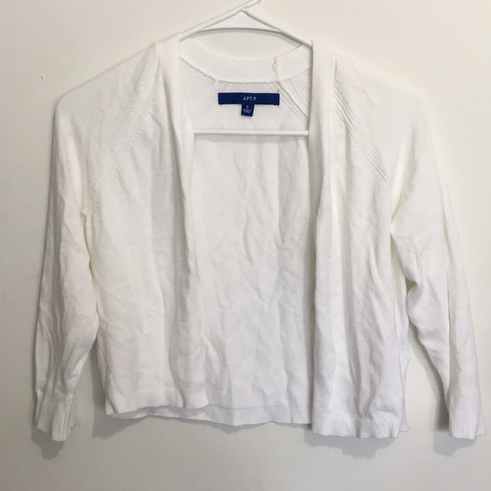 Short White cardigan